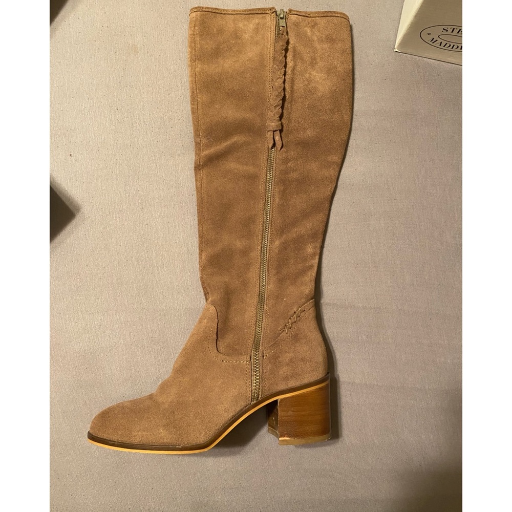 Boots - Picture 3 of 5